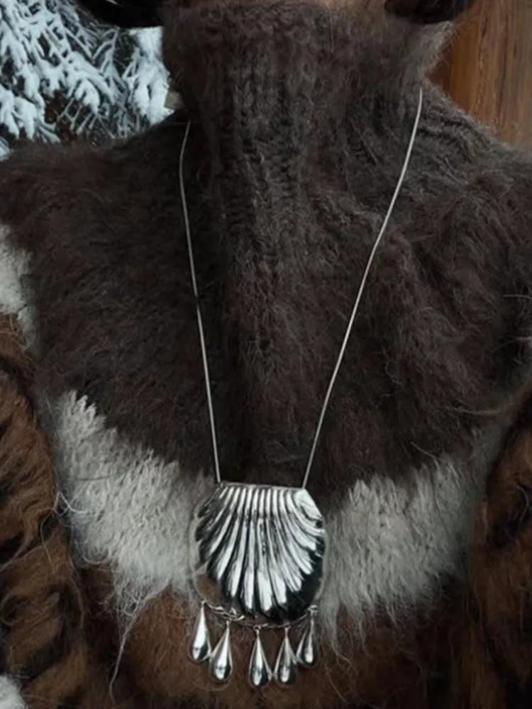 Concha Drop Necklace